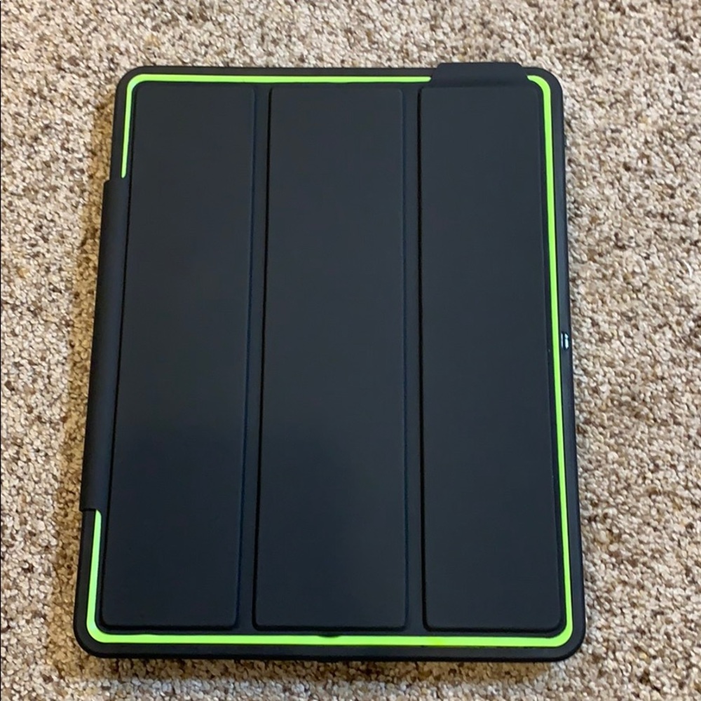 NWT iPad Hard Case